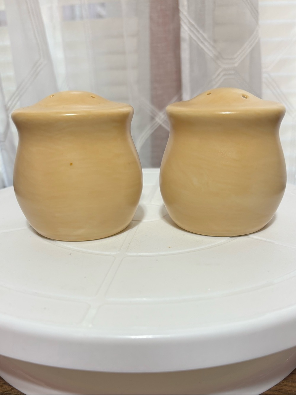 Pfaltzgraff Stonewash Yellow Collection Salt n Pepper shakers. Mint condition